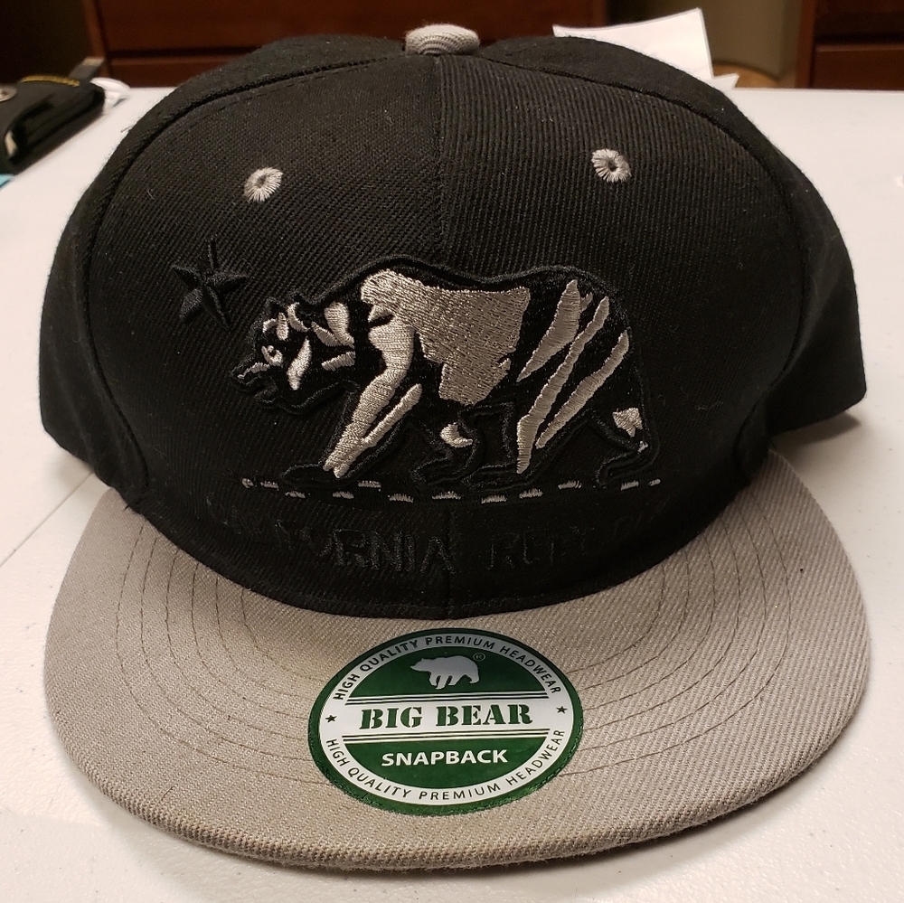 Snap back California hat